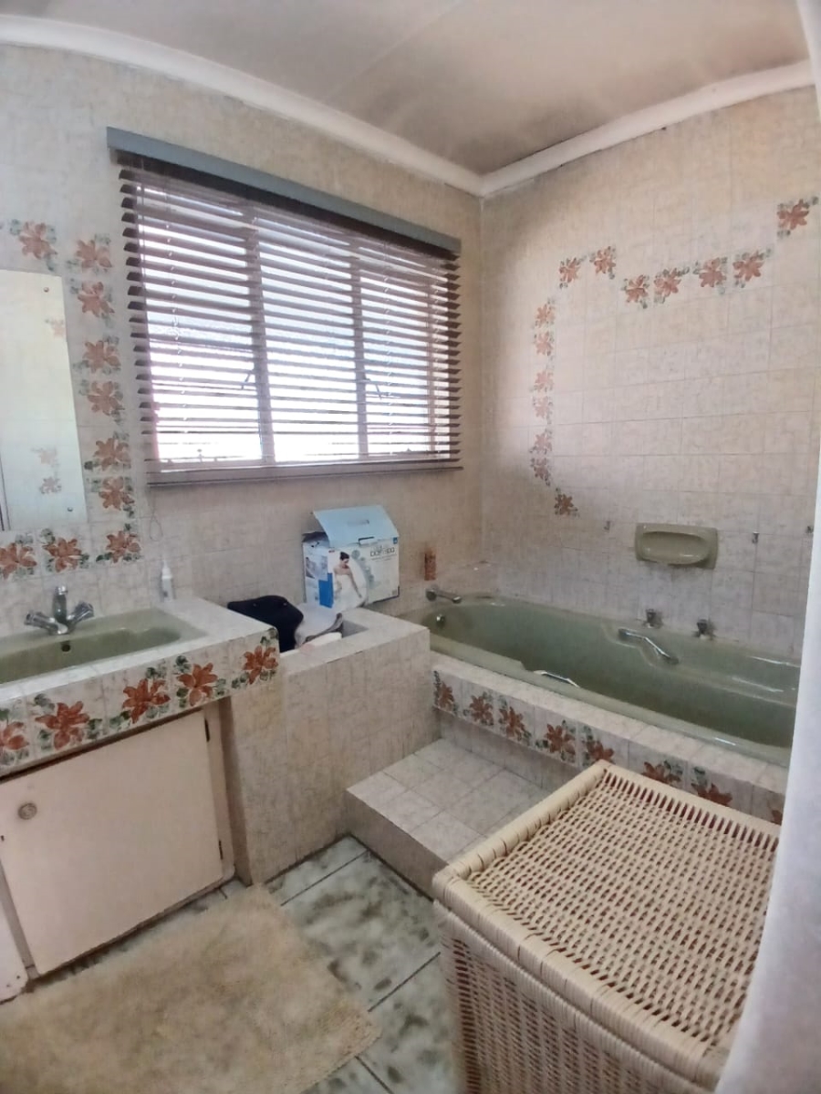 3 Bedroom Property for Sale in Vaalpark Free State